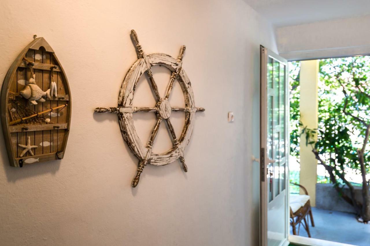 Holiday Home Jovis Drvenik  Luaran gambar