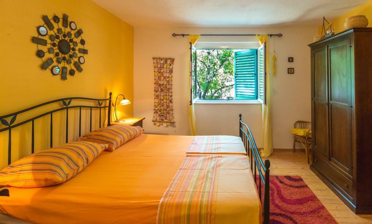Holiday Home Jovis Drvenik  Luaran gambar