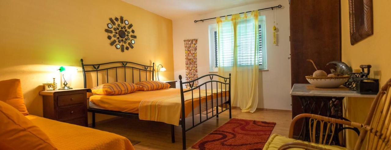 Holiday Home Jovis Drvenik  Luaran gambar